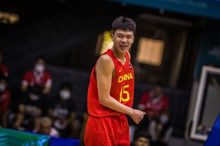 开云APP下载-王俊杰&amp;杨瀚森回归后中国男篮如何？解说：能赢日本 锋线厚度不错